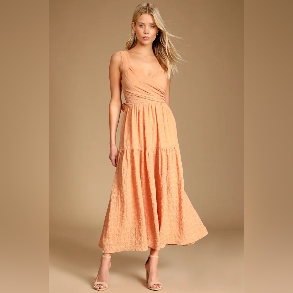 Lulu's What a Trend Peach Tie-Back Tiered Midi Dress
